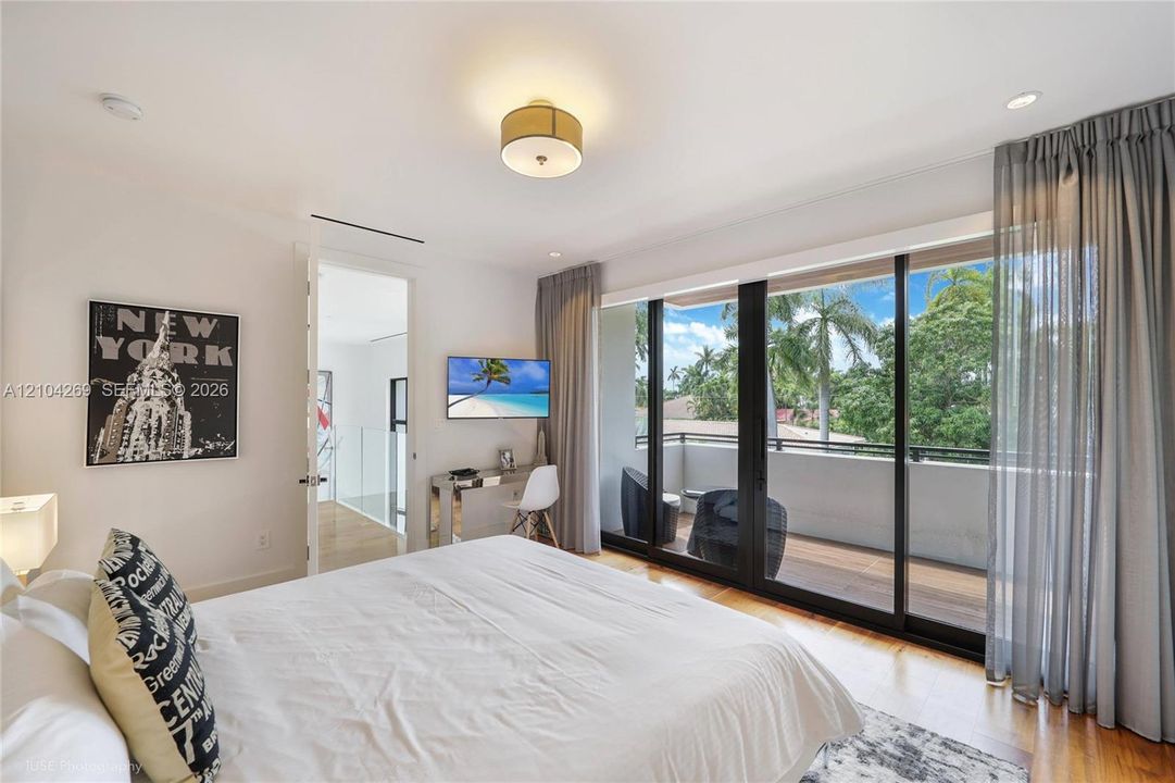 En Venta: $4,475,000 (5 camas, 5 baños, 4650 Pies cuadrados)