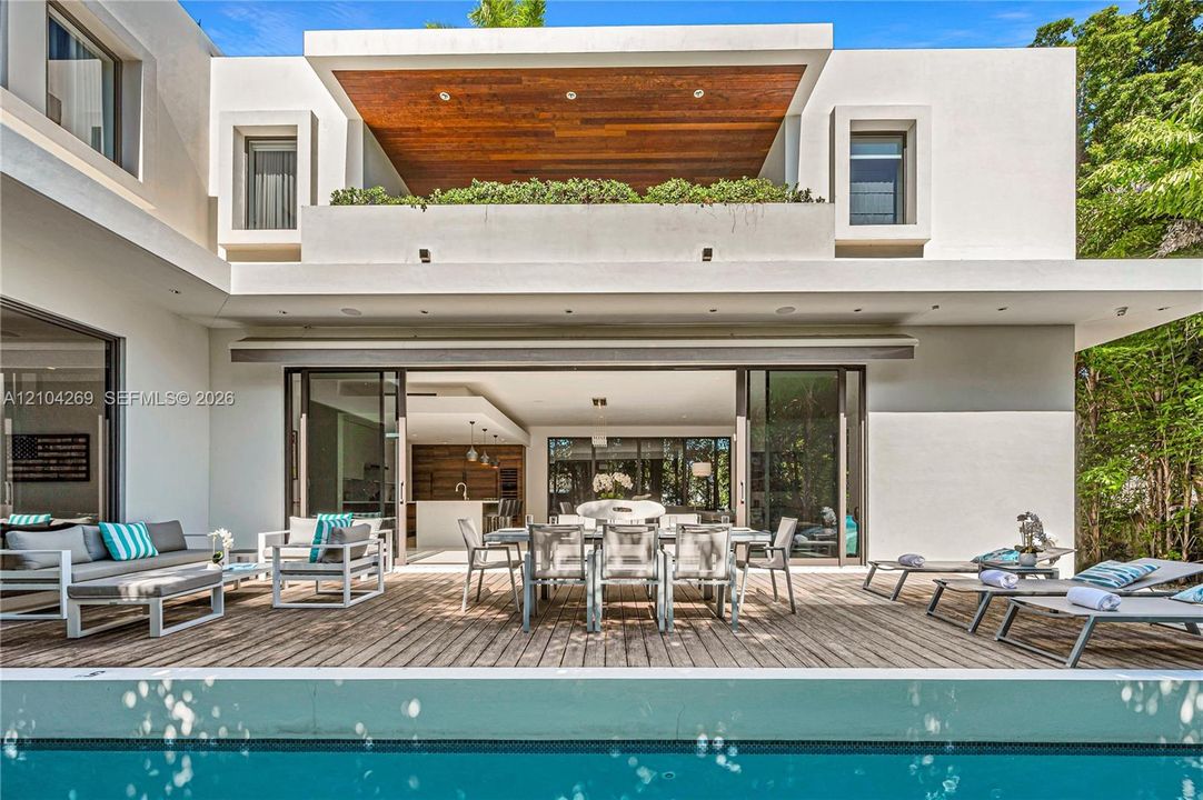En Venta: $4,475,000 (5 camas, 5 baños, 4650 Pies cuadrados)