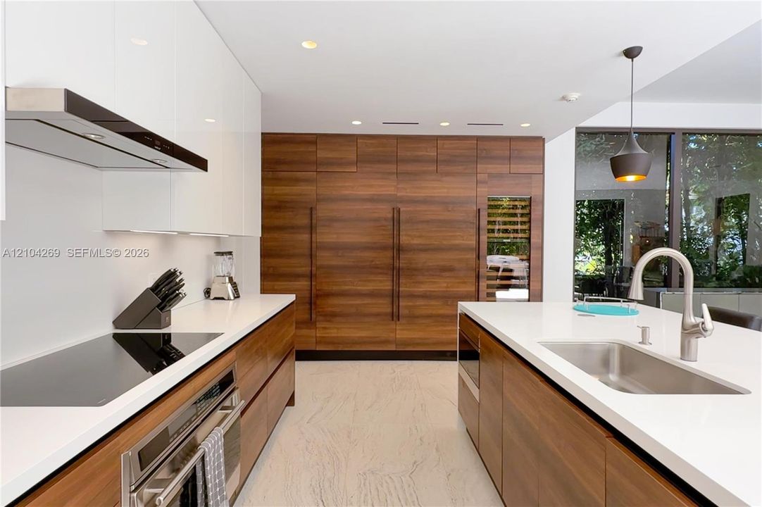 En Venta: $4,475,000 (5 camas, 5 baños, 4650 Pies cuadrados)