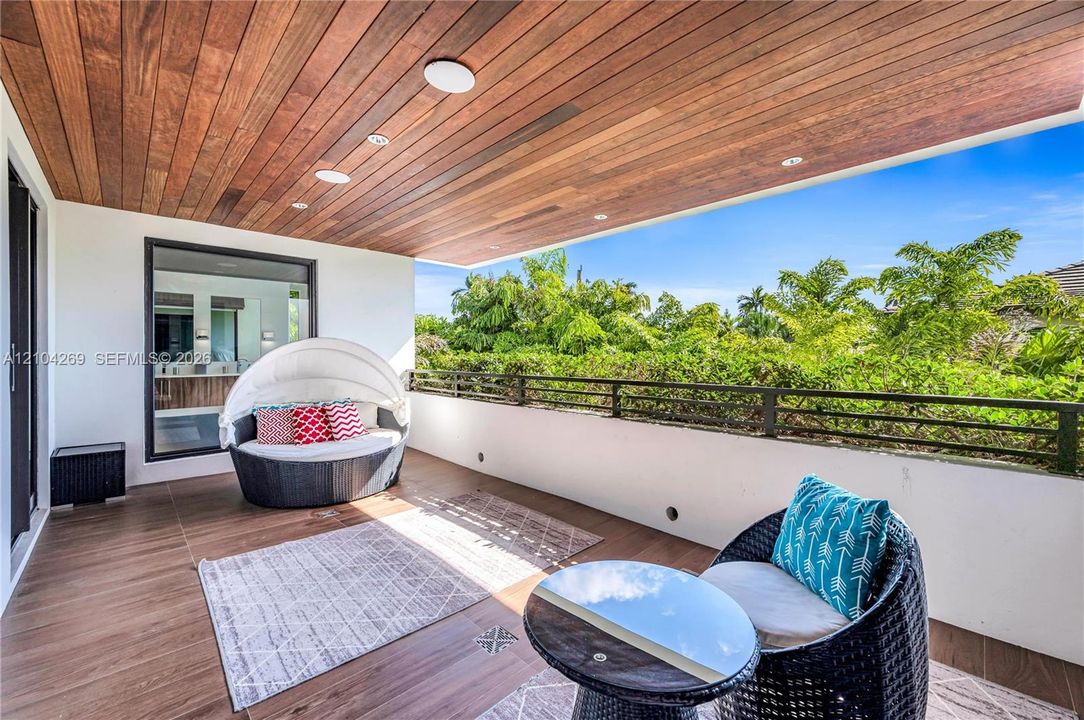 En Venta: $4,475,000 (5 camas, 5 baños, 4650 Pies cuadrados)