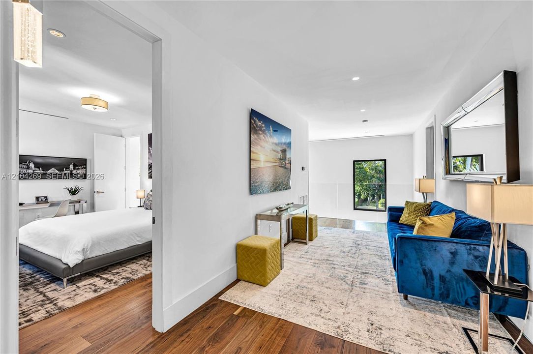En Venta: $4,475,000 (5 camas, 5 baños, 4650 Pies cuadrados)