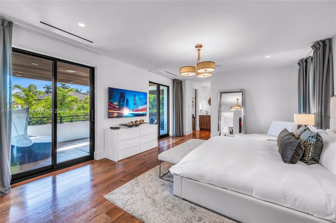 En Venta: $4,475,000 (5 camas, 5 baños, 4650 Pies cuadrados)