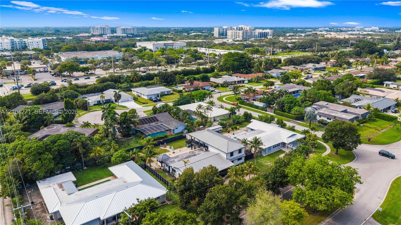 На продажу: $1,185,000 (6 спален, 4 ванн, 3415 Квадратных фут)