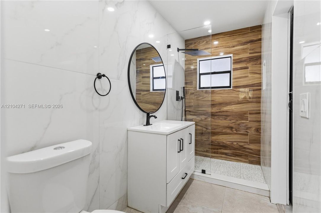 На продажу: $1,185,000 (6 спален, 4 ванн, 3415 Квадратных фут)