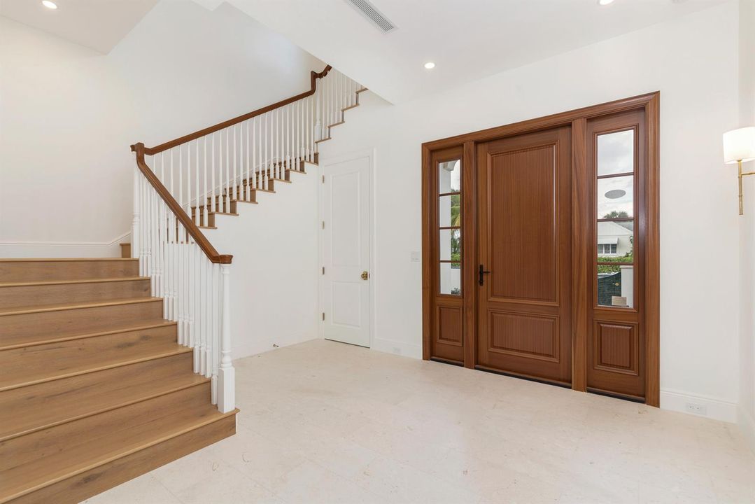 4 - Entry Foyer