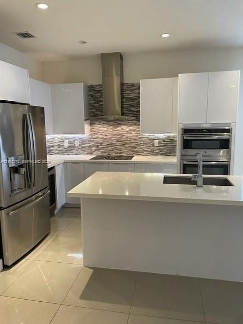 For Rent: $3,350 (3 beds, 2 baths, 1360 Square Feet)
