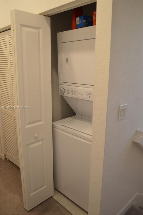 На продажу: $329,999 (3 спален, 3 ванн, 1328 Квадратных фут)
