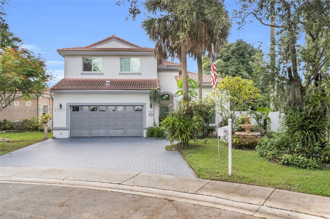 En Venta: $899,999 (4 camas, 3 baños, 2258 Pies cuadrados)