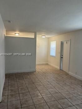 В аренду: $1,600 (2 спален, 1 ванн, 2808 Квадратных фут)