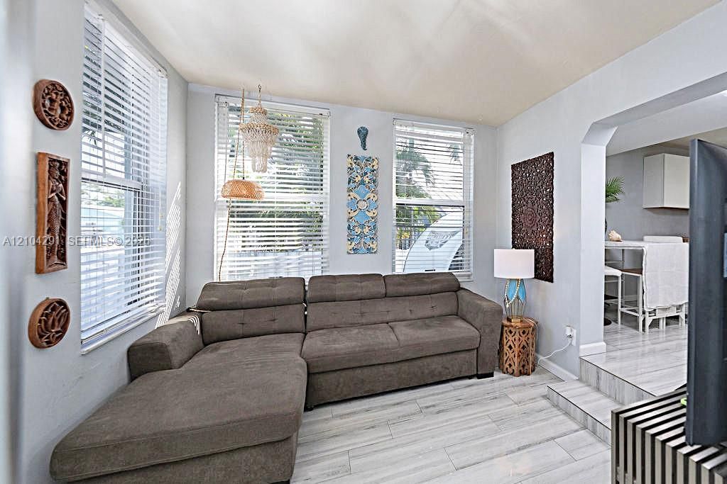 En Venta: $484,900 (1 camas, 1 baños, 722 Pies cuadrados)