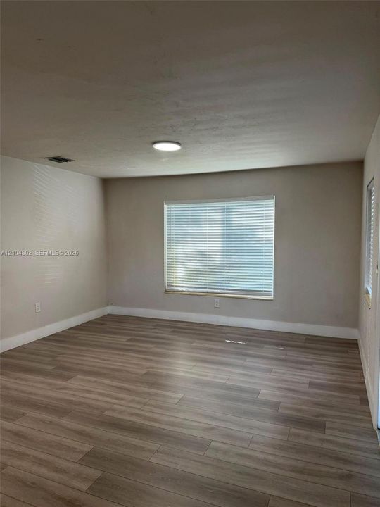 В аренду: $2,600 (2 спален, 1 ванн, 744 Квадратных фут)