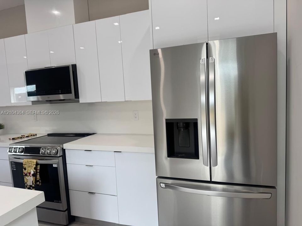 На продажу: $599,000 (3 спален, 3 ванн, 1362 Квадратных фут)