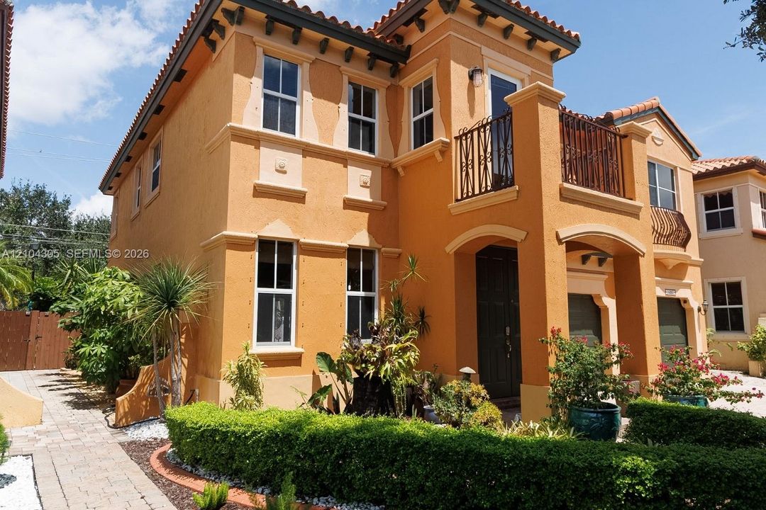 En Venta: $943,000 (5 camas, 4 baños, 3403 Pies cuadrados)