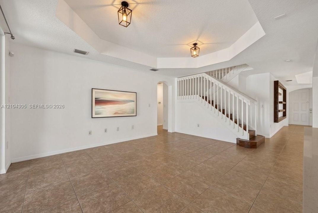 En Venta: $943,000 (5 camas, 4 baños, 3403 Pies cuadrados)