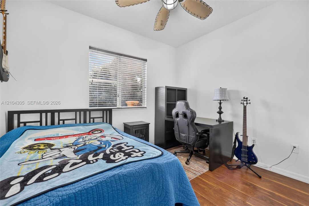 En Venta: $943,000 (5 camas, 4 baños, 3403 Pies cuadrados)