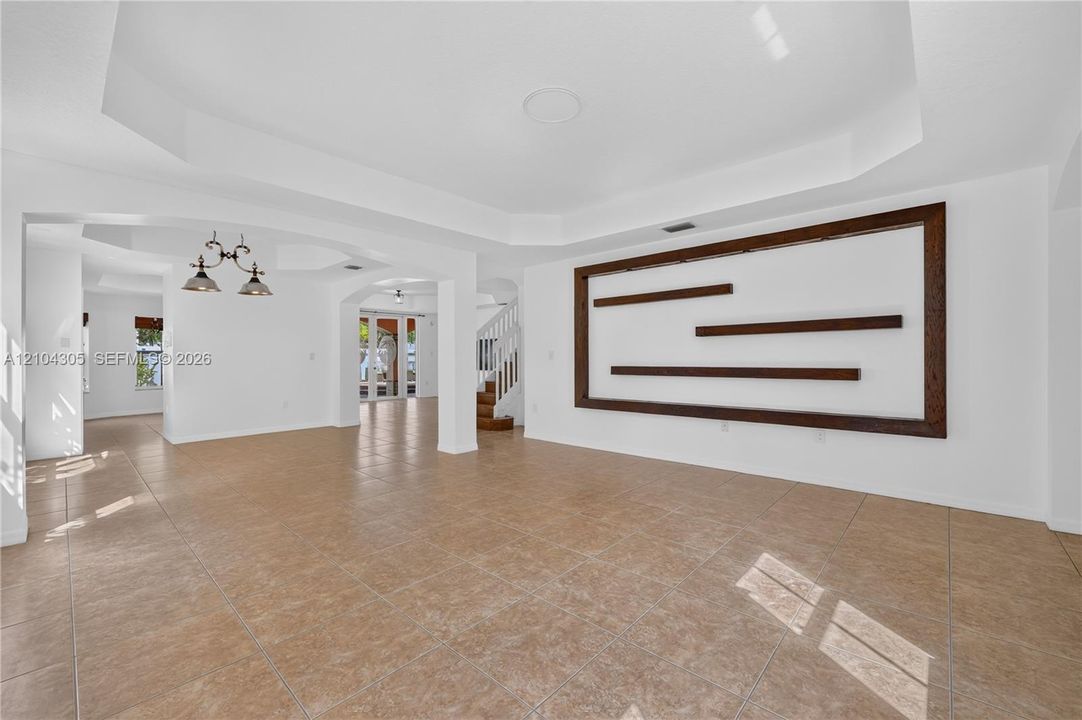 En Venta: $943,000 (5 camas, 4 baños, 3403 Pies cuadrados)