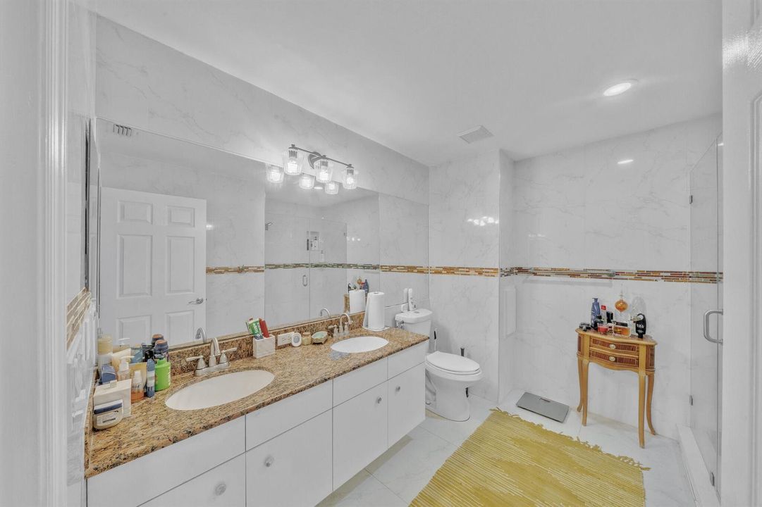 20 Guest Bathroom (1)