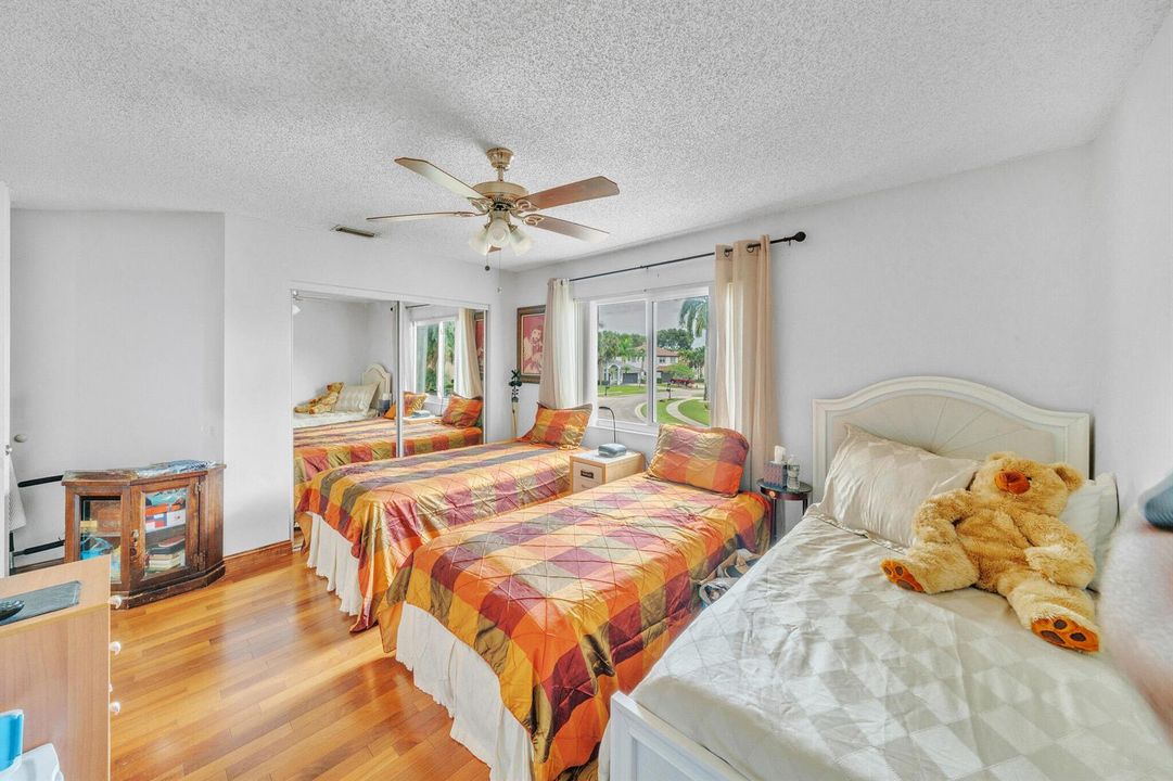 22 Guest Bedroom A (2)