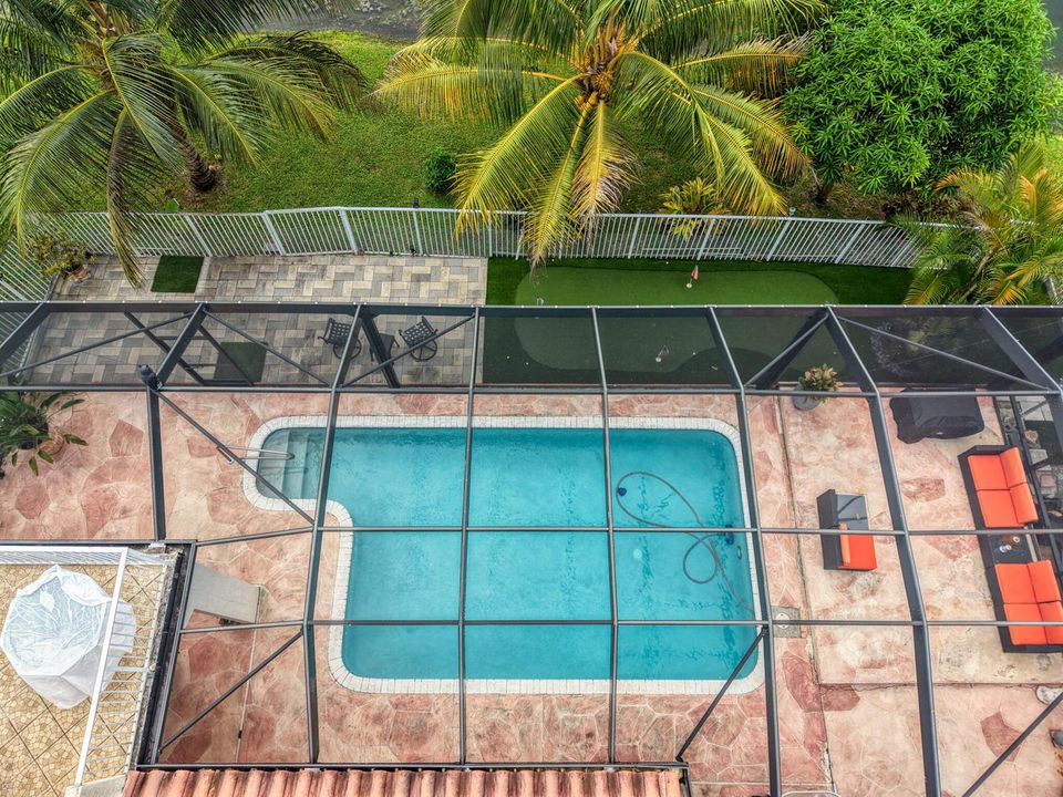 26 Balcony (3)
