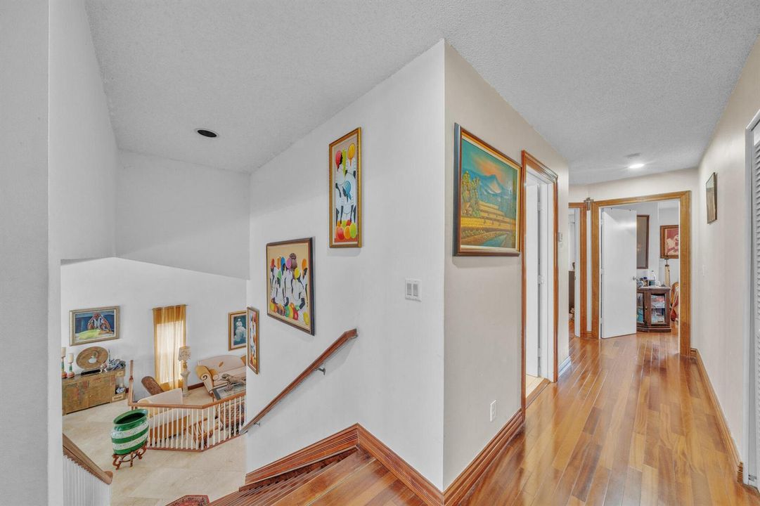 18 Stairwell (2)