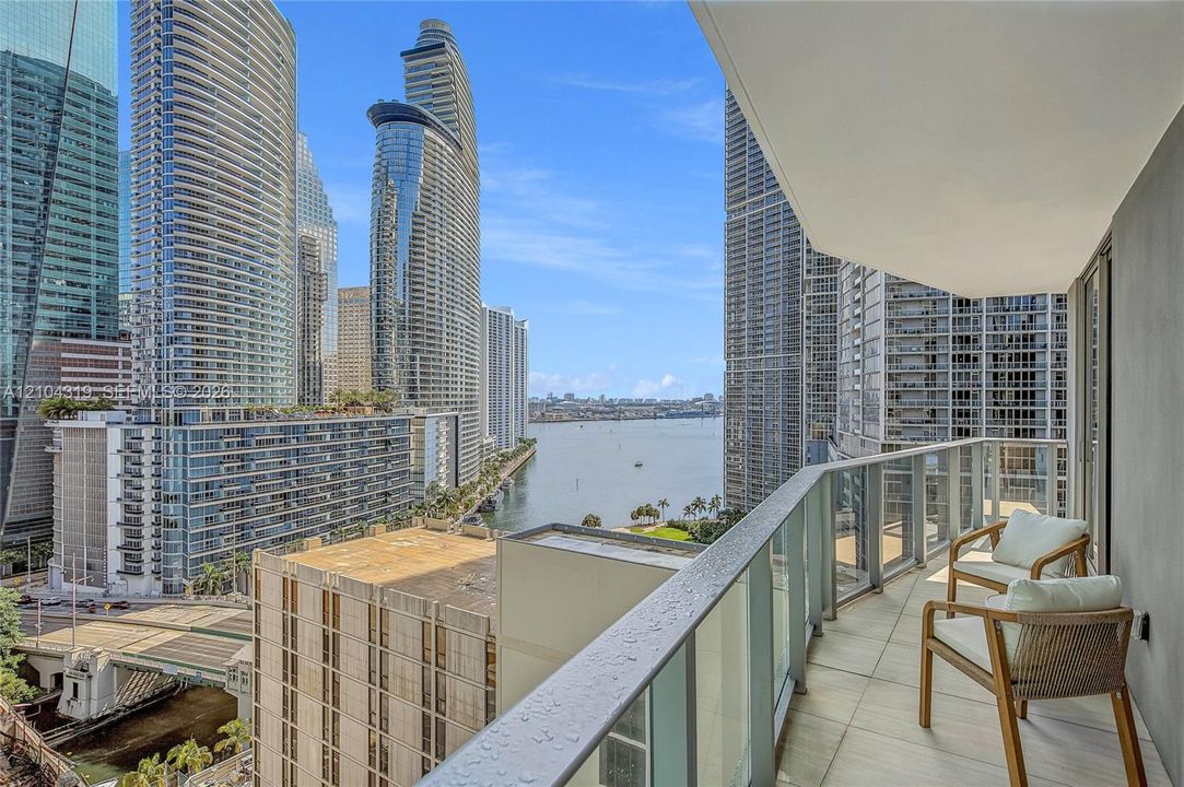 В аренду: $6,900 (2 спален, 2 ванн, 1217 Квадратных фут)