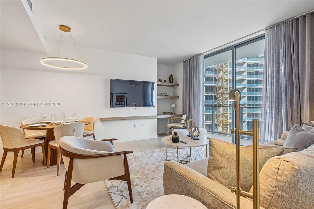 В аренду: $6,900 (2 спален, 2 ванн, 1217 Квадратных фут)