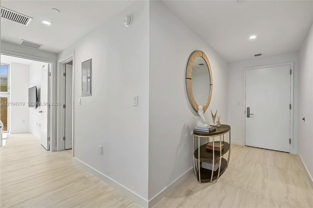 В аренду: $6,900 (2 спален, 2 ванн, 1217 Квадратных фут)