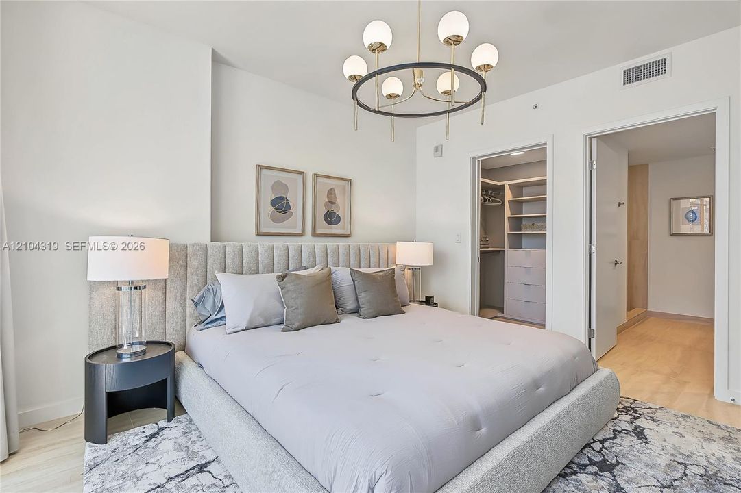 В аренду: $6,900 (2 спален, 2 ванн, 1217 Квадратных фут)