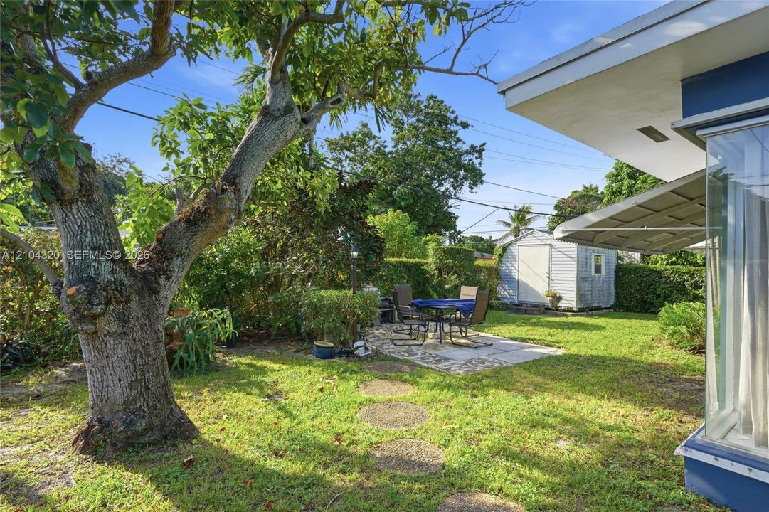 En Venta: $575,700 (4 camas, 2 baños, 1866 Pies cuadrados)