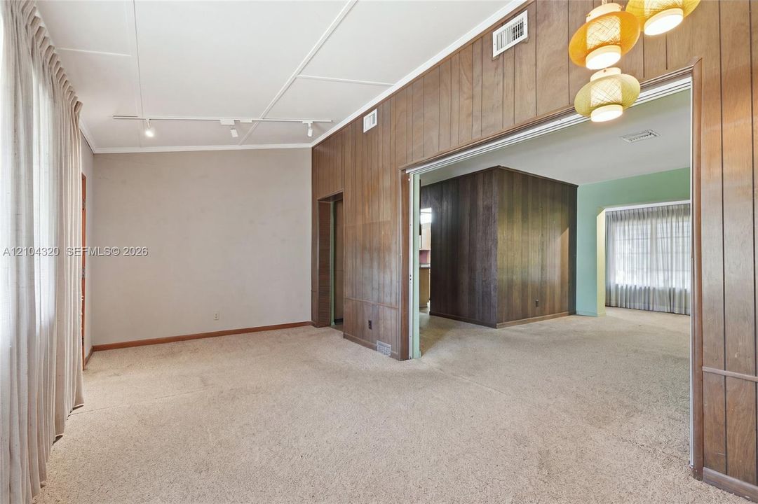 En Venta: $575,700 (4 camas, 2 baños, 1866 Pies cuadrados)