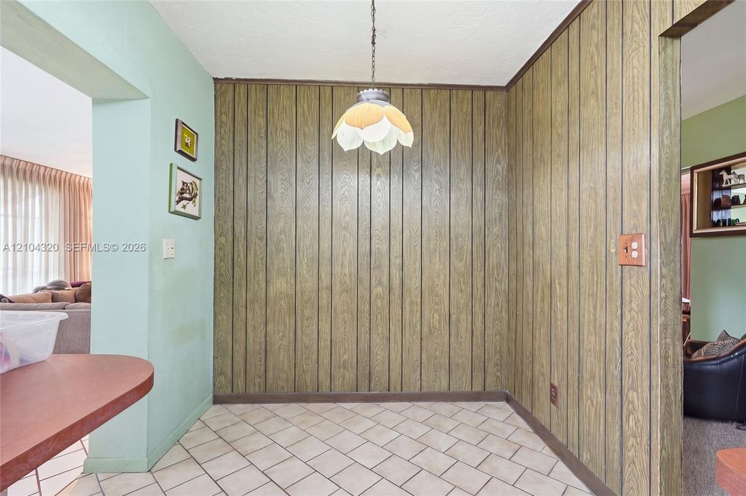 En Venta: $575,700 (4 camas, 2 baños, 1866 Pies cuadrados)