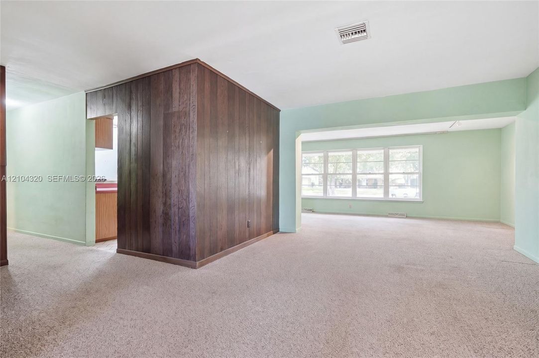 En Venta: $575,700 (4 camas, 2 baños, 1866 Pies cuadrados)