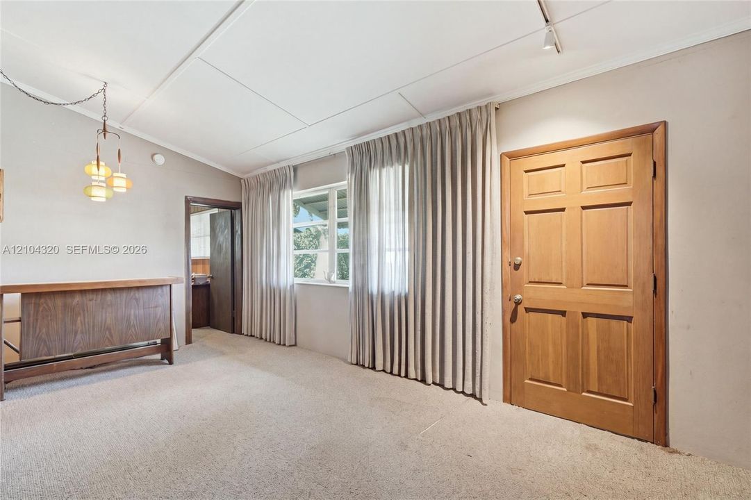 En Venta: $575,700 (4 camas, 2 baños, 1866 Pies cuadrados)