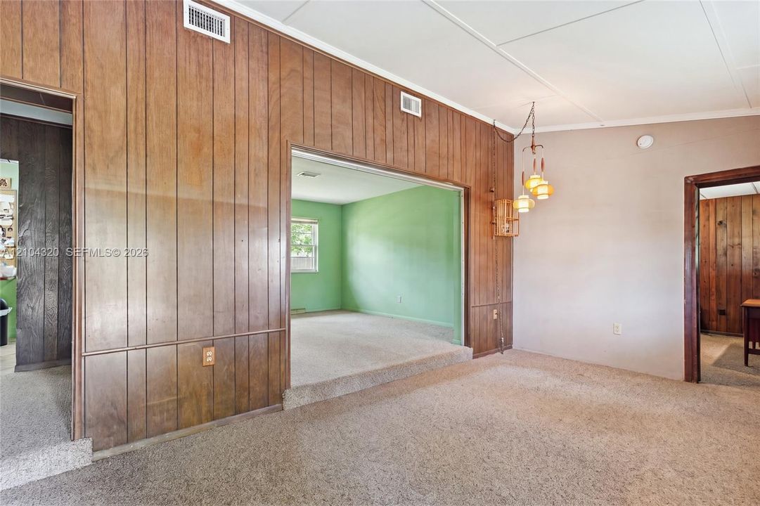 En Venta: $575,700 (4 camas, 2 baños, 1866 Pies cuadrados)