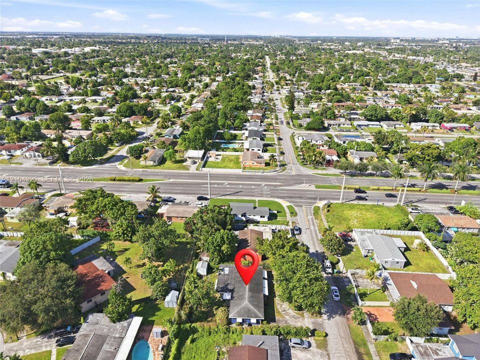 En Venta: $575,700 (4 camas, 2 baños, 1866 Pies cuadrados)