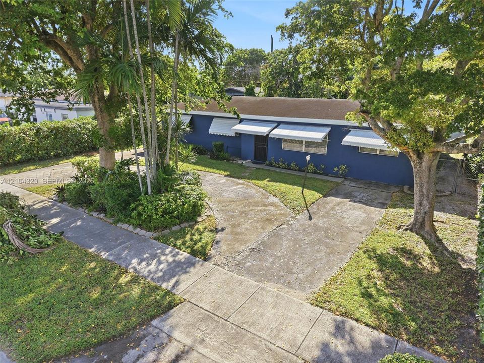 En Venta: $575,700 (4 camas, 2 baños, 1866 Pies cuadrados)