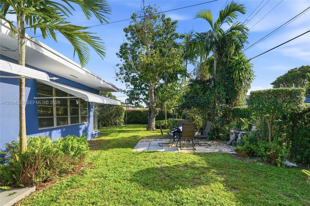 En Venta: $575,700 (4 camas, 2 baños, 1866 Pies cuadrados)