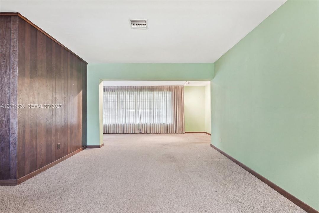En Venta: $575,700 (4 camas, 2 baños, 1866 Pies cuadrados)
