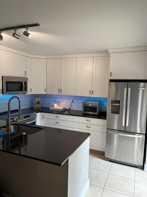 207 Kitchen