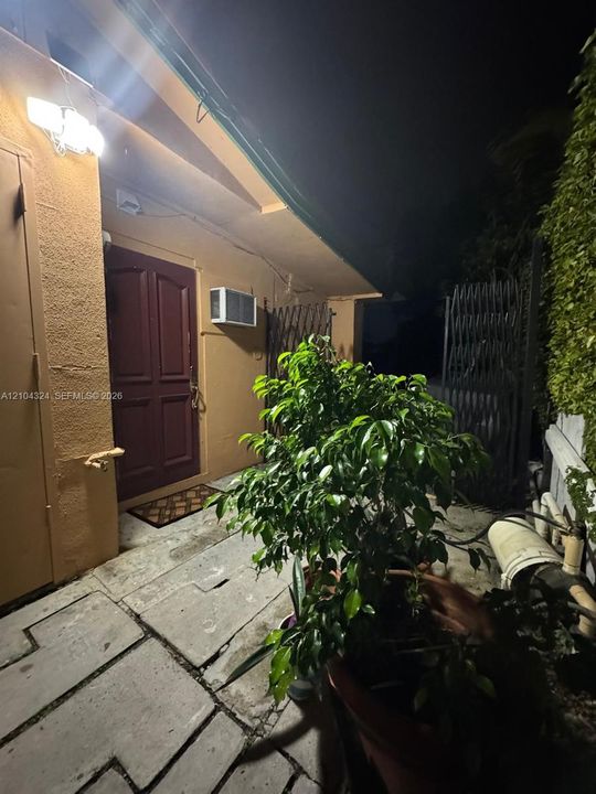 En Renta: $1,300 (1 camas, 1 baños, 2153 Pies cuadrados)