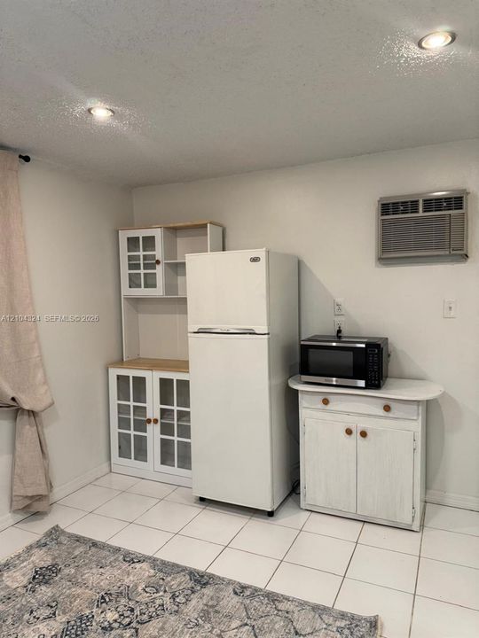 En Renta: $1,300 (1 camas, 1 baños, 2153 Pies cuadrados)
