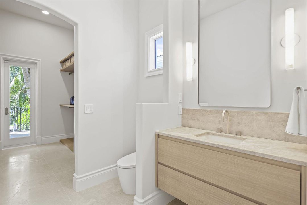 1010 Grand Court - 49.jpg-SMALL