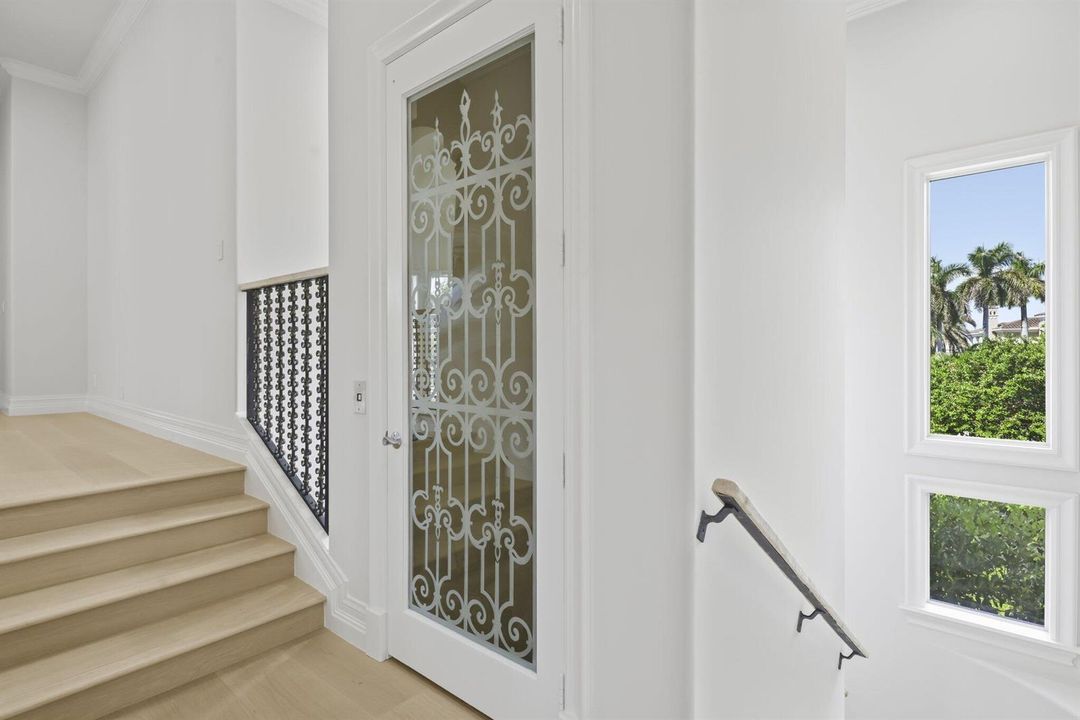 1010 Grand Court - 38.jpg-SMALL