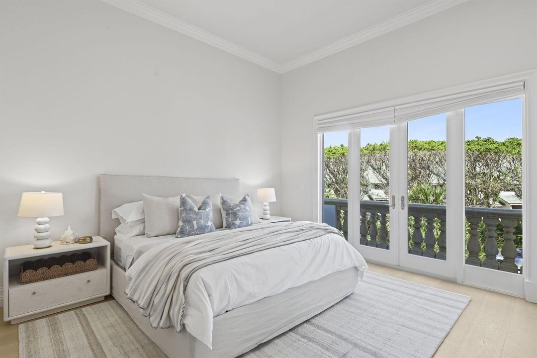 1010 Grand Court - 39.jpg-SMALL