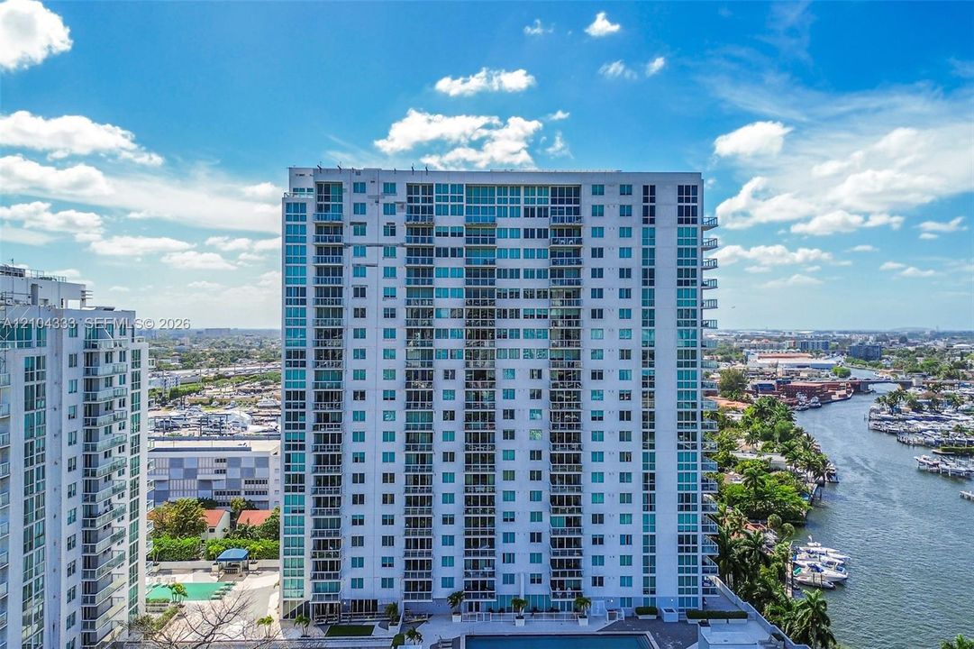 En Renta: $3,499 (3 camas, 3 baños, 1429 Pies cuadrados)