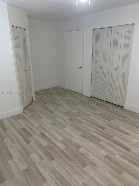 For Sale: $320,000 (2 beds, 2 baths, 1090 Square Feet)