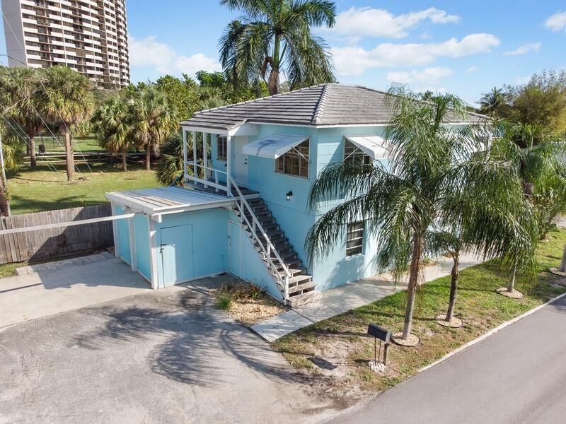 4916 N Flagler pic ariel stair side of b