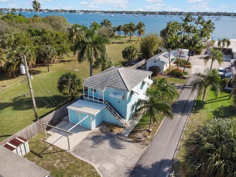 4916 N Flagler pic ariel stair side of b