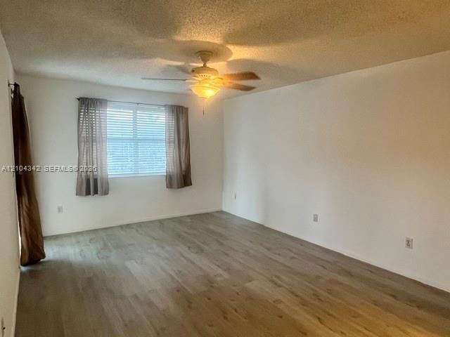 В аренду: $1,900 (2 спален, 2 ванн, 1160 Квадратных фут)