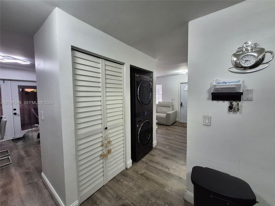 В аренду: $1,950 (2 спален, 1 ванн, 1084 Квадратных фут)